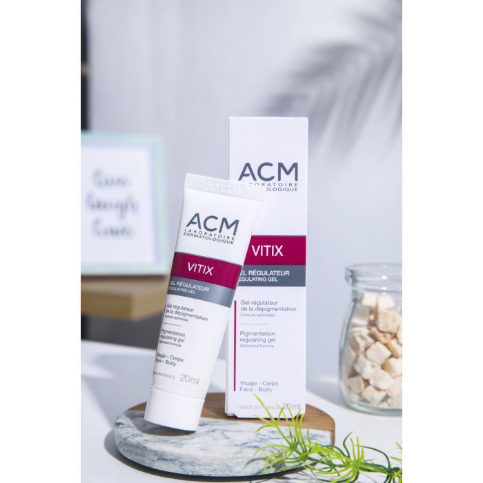 1000014832_ACM_Vitix_geeli_valkoista_ihopigmenttia_korjaava_voide_50_ml_pakkauskuva_Pakkauskuva19569_jpg